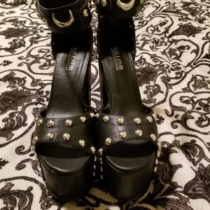 Stevie platforms 6in heel